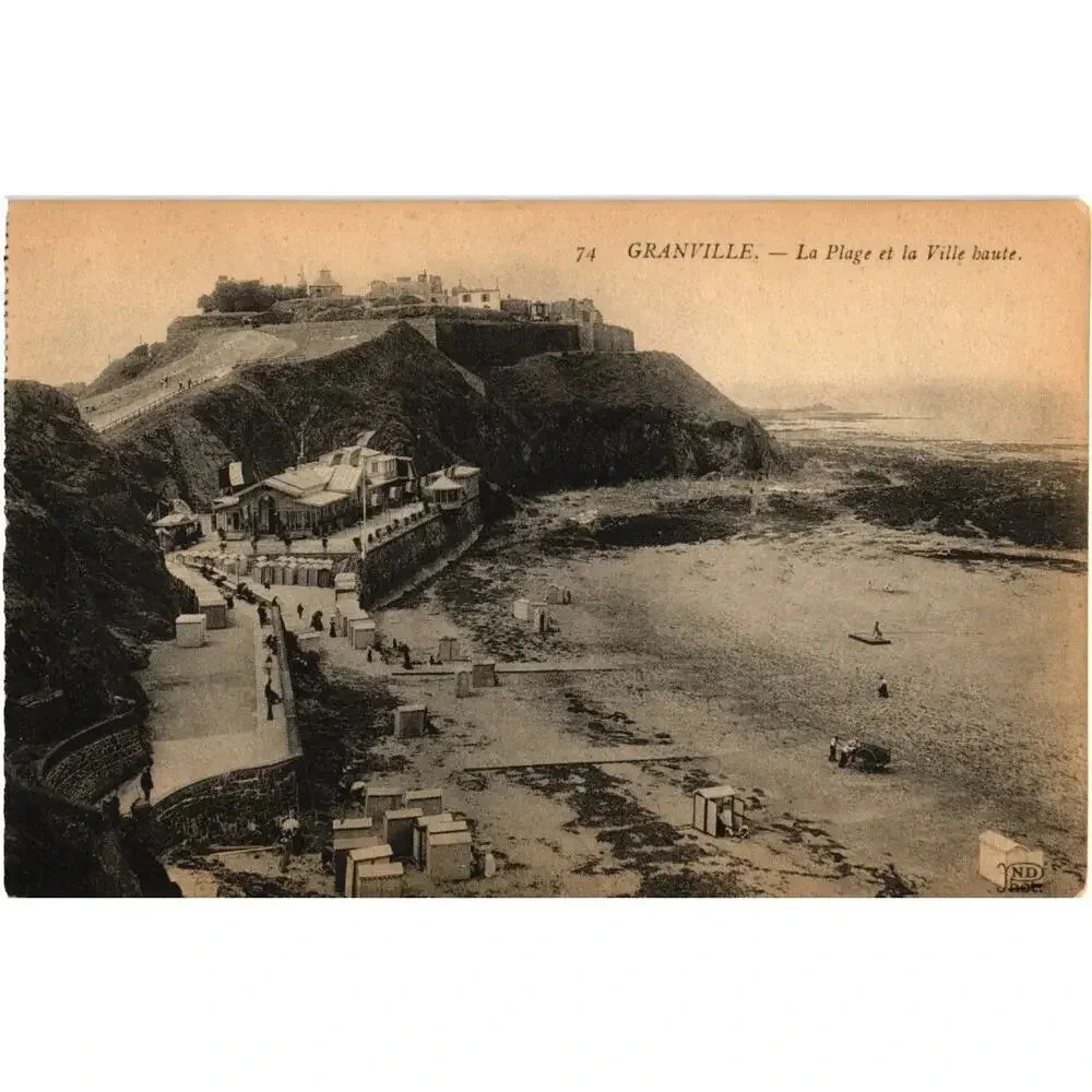 74 Granville. - La Plage Et La Ville Haute Postcard